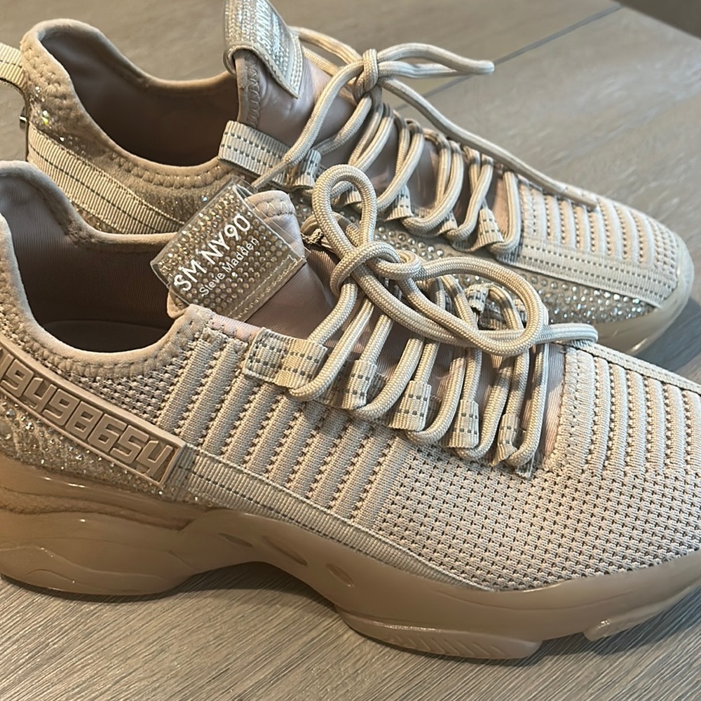 Steven madden gym shoes